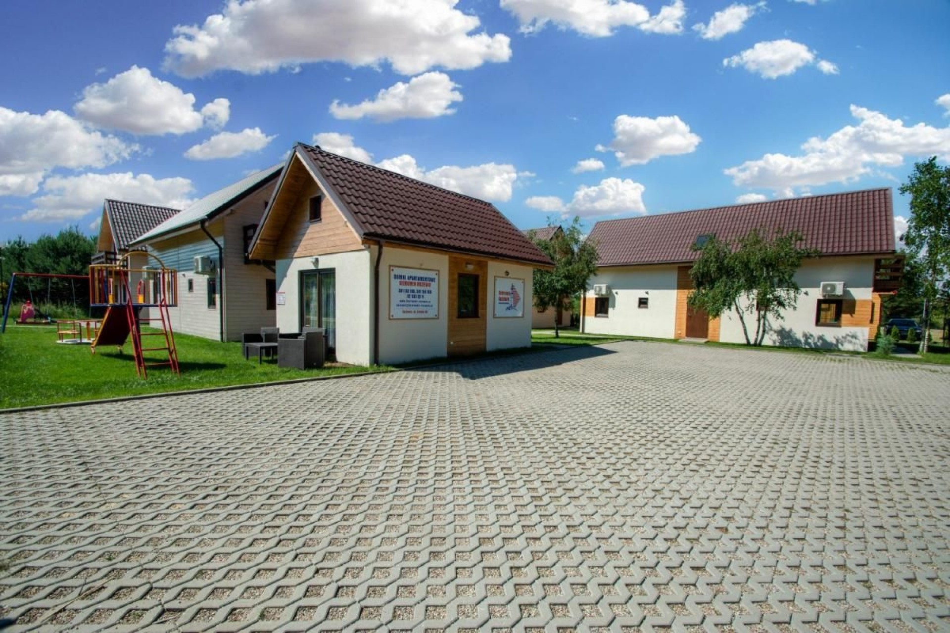 Domki Apartamentowe KIERUNEK ROZEWIE