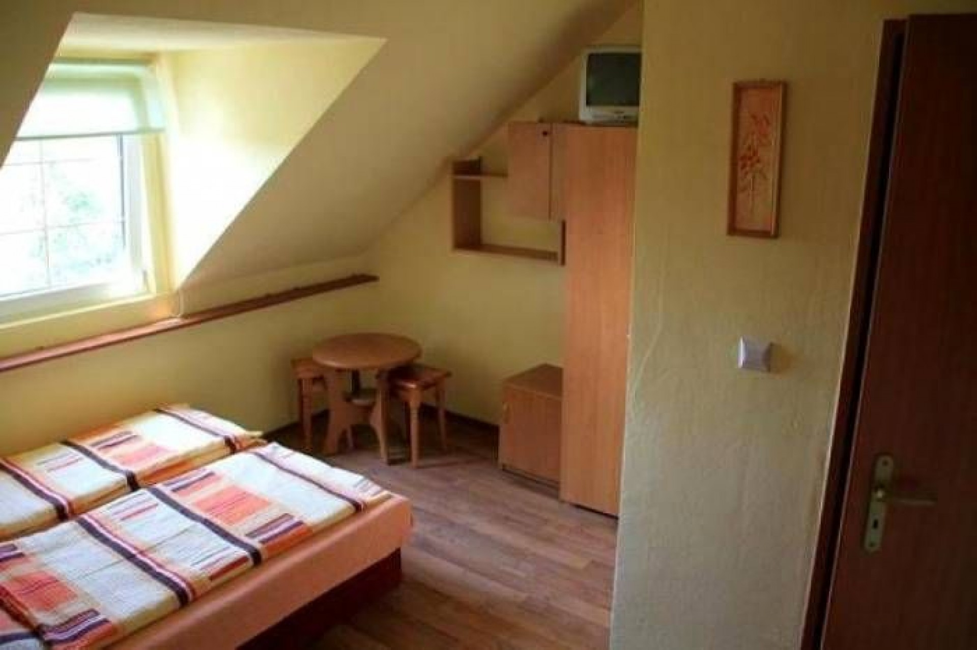 Pokoje Gościnne POD DĘBAMI