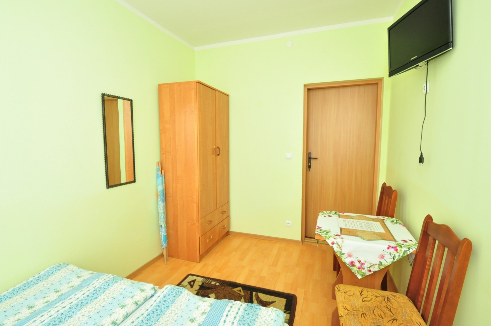 pokój 2 os. w starszym budynku