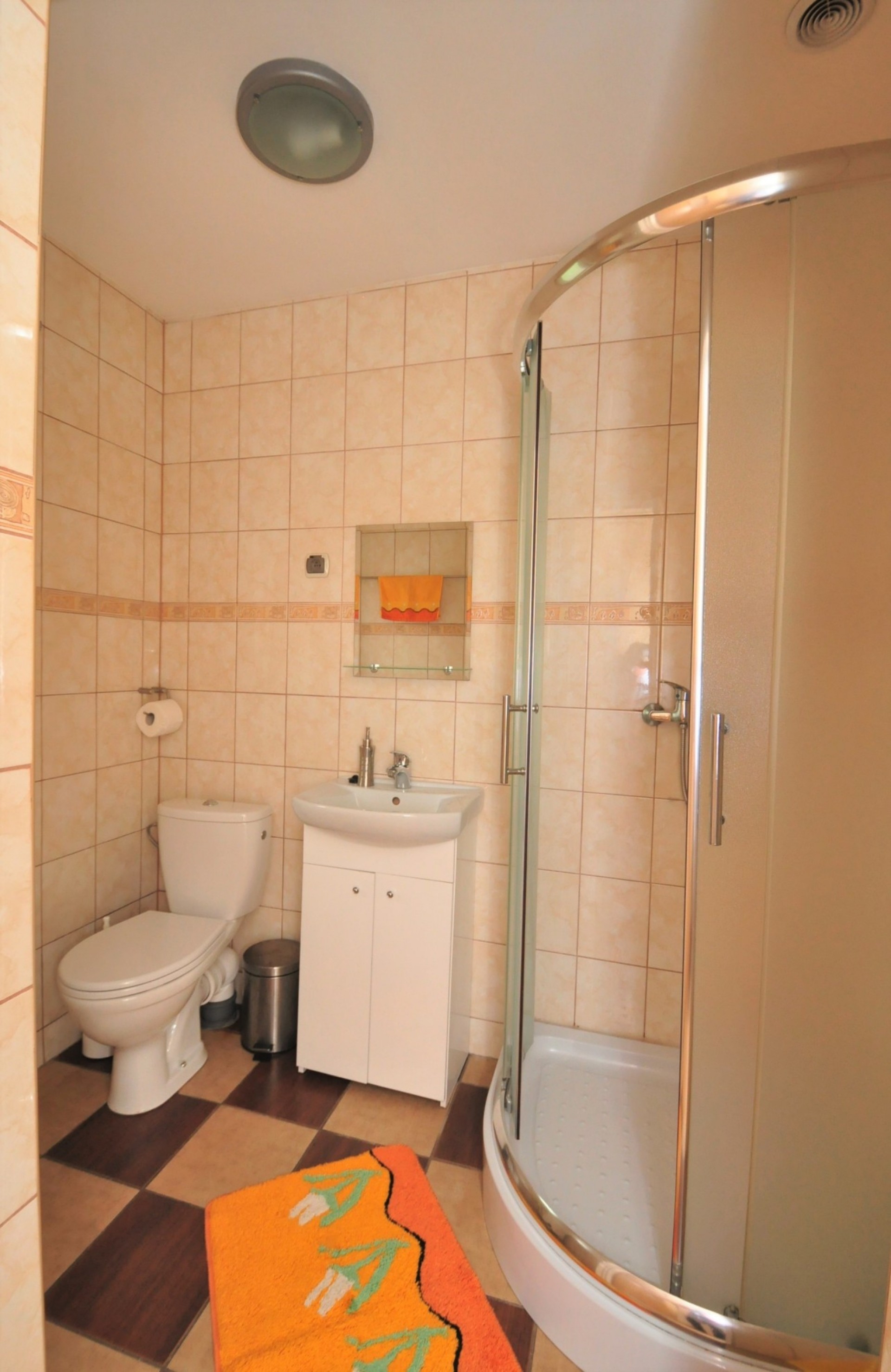 łazienka pokoju 2 w pawilonie letnim