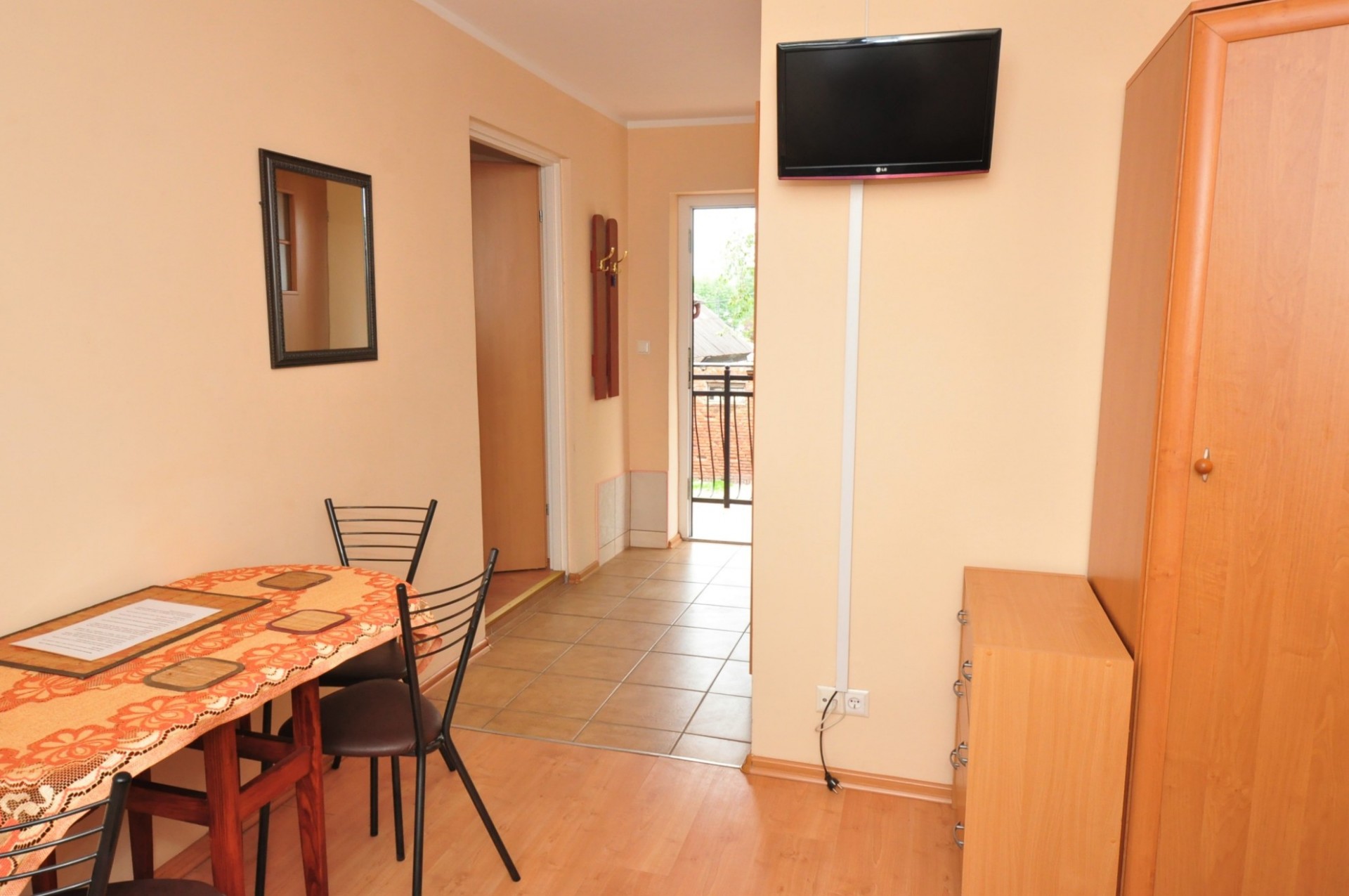 pokój studio (2+2) w pawilonie letnim pomieszczenie 1