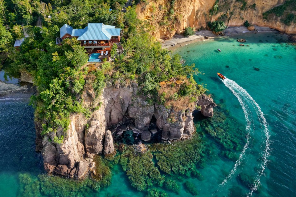 Karaibskie wakacje pełne luksusu – Curaçao, Dominika i Bahamy