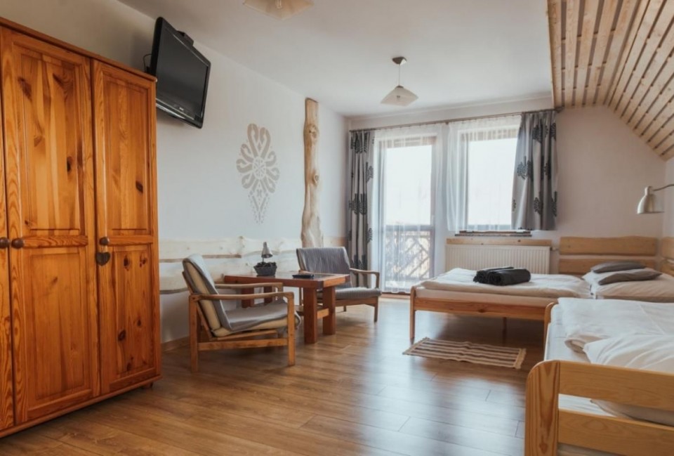 Pokoje i Apartamenty PRZY SZLAKU