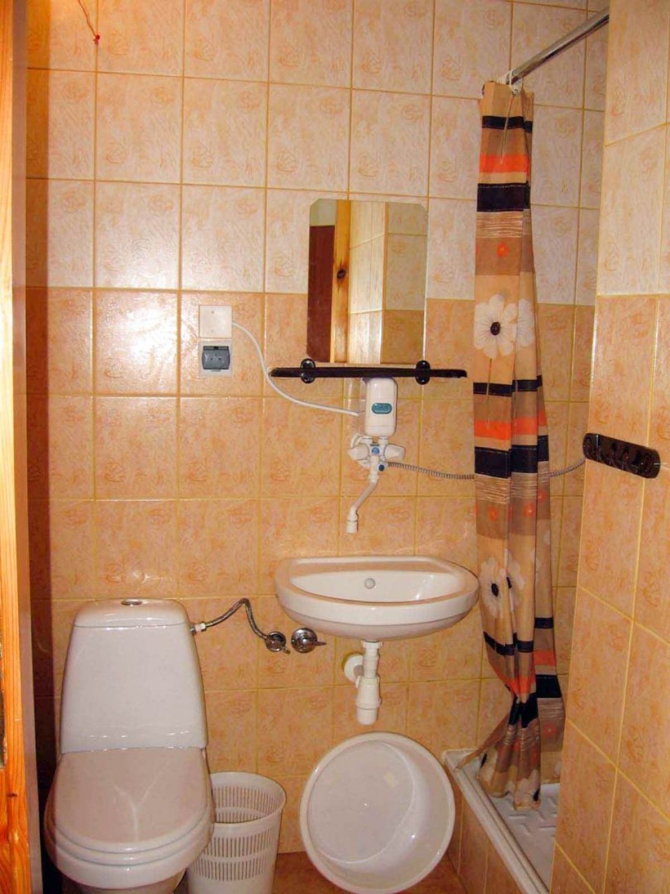 Pokoje Gościnne NA CHABROWEJ