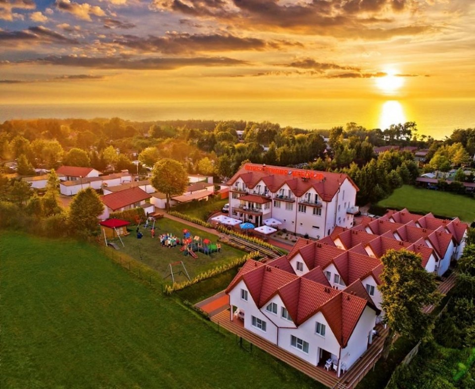 BURSZTYNOWE WZGÓRZE FAMILY RESORT