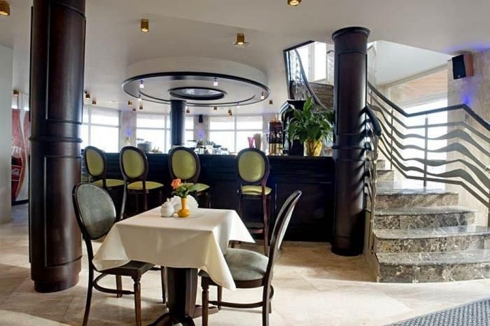 Hotel **** APOLLO