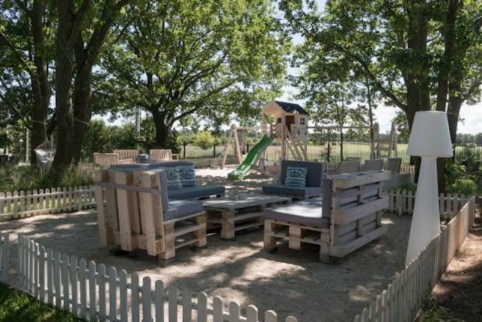 M2 SUMMER HOUSE
