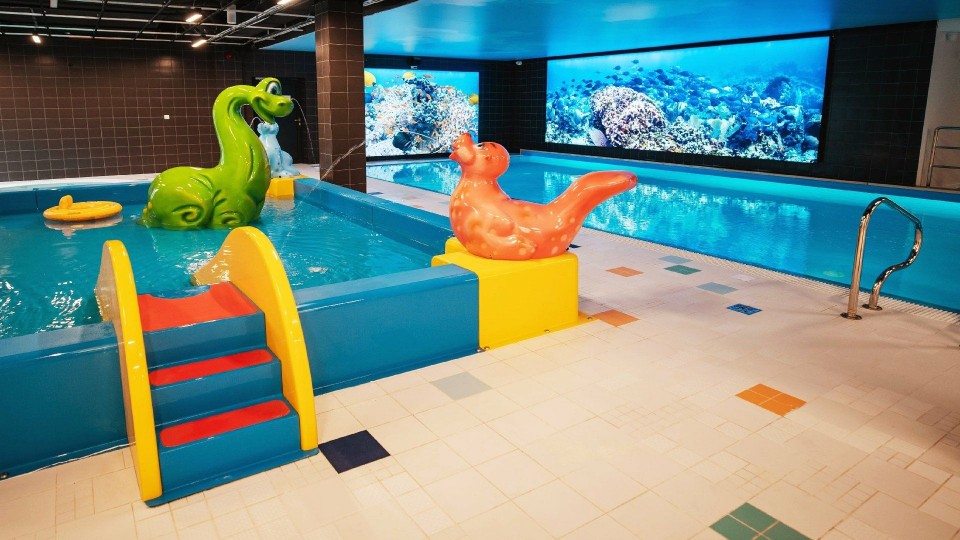 HOLIDAY PARK & RESORT