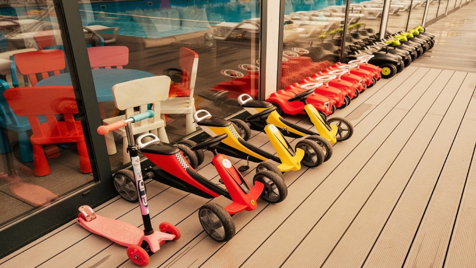HOLIDAY PARK & RESORT