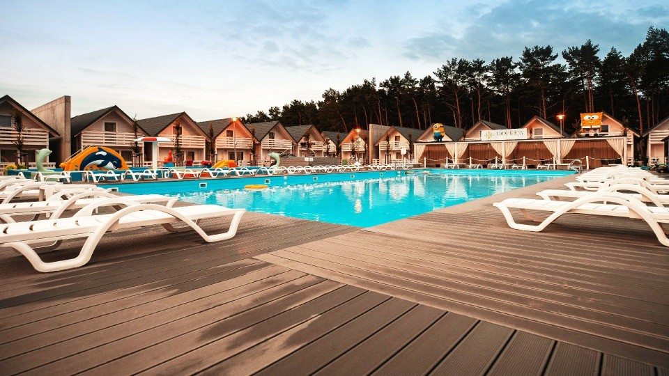 HOLIDAY PARK & RESORT