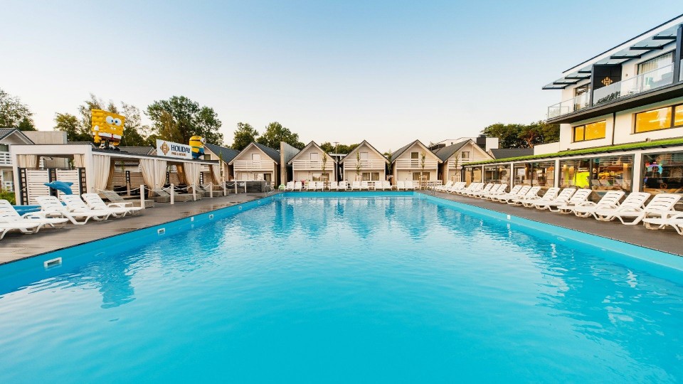HOLIDAY PARK & RESORT