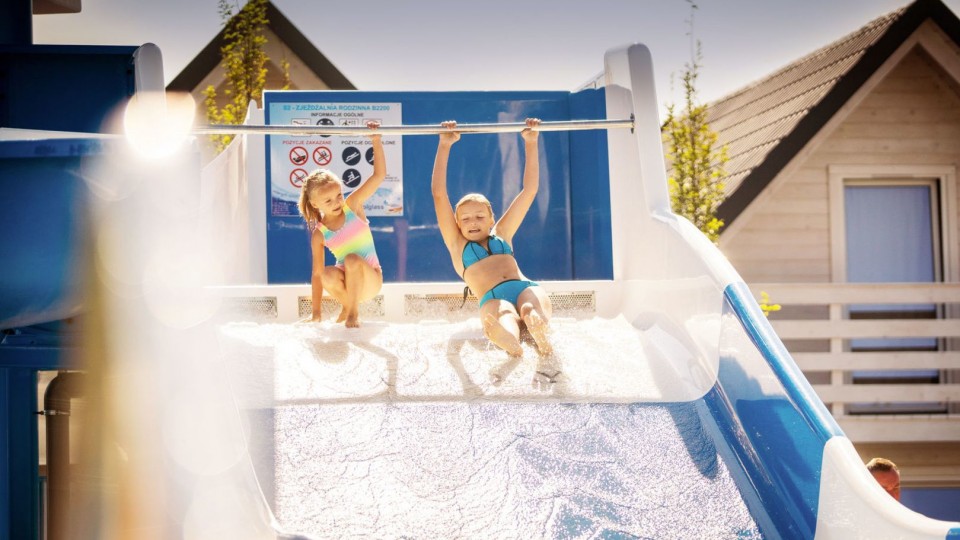 HOLIDAY PARK & RESORT