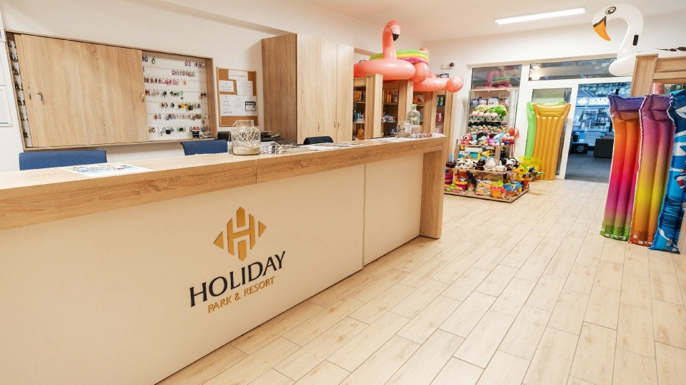 HOLIDAY PARK & RESORT