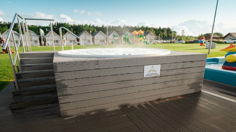 HOLIDAY PARK & RESORT