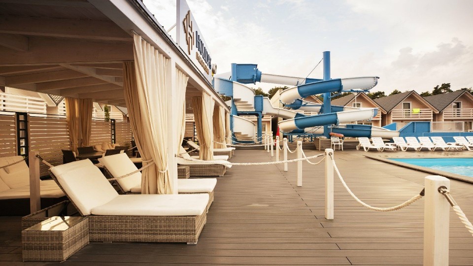 HOLIDAY PARK & RESORT
