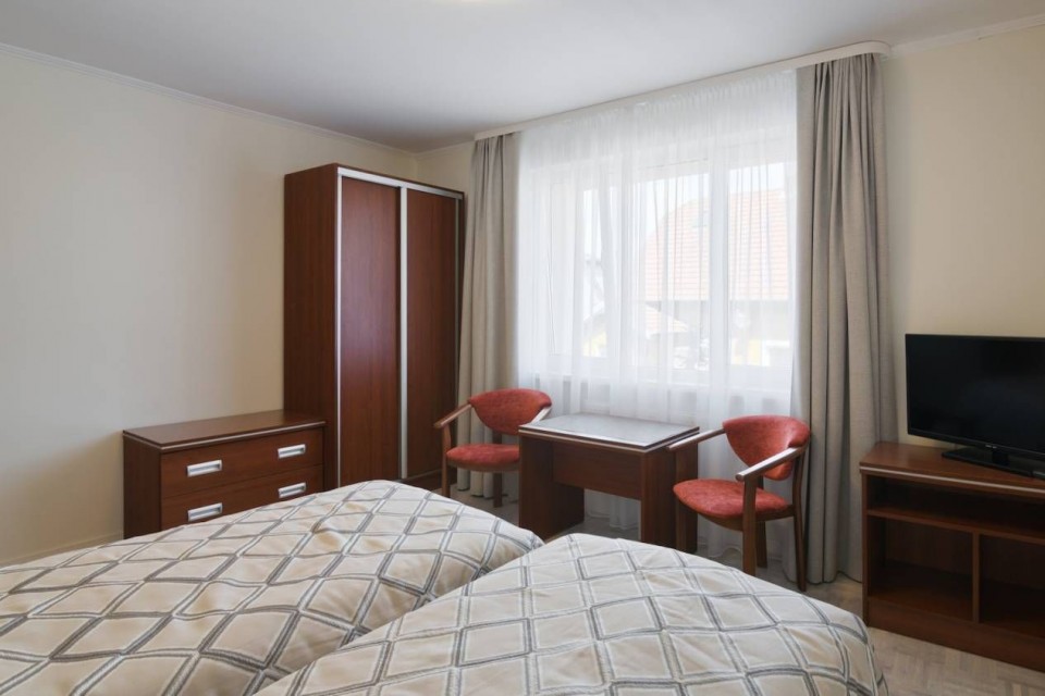 Pensjonat TADEUSZ I APARTAMENTY