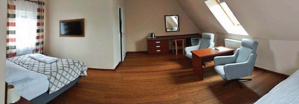 Pensjonat TADEUSZ I APARTAMENTY