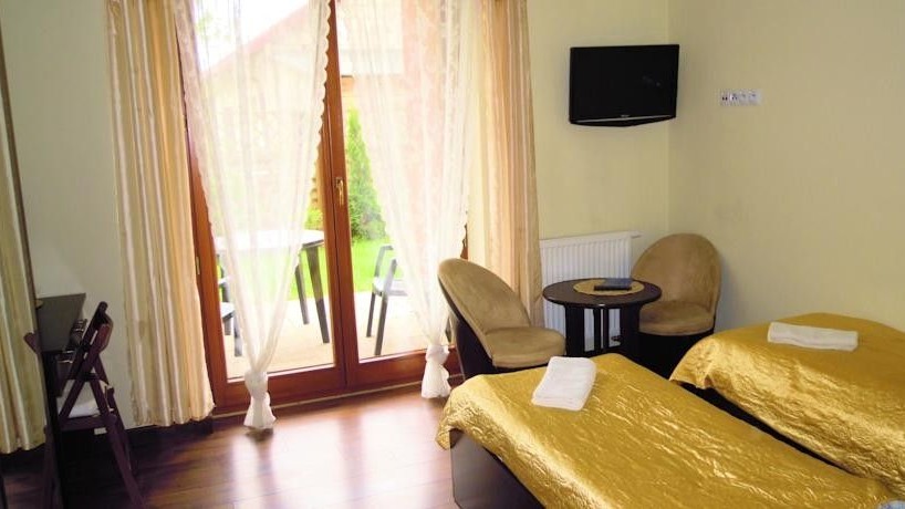 Hotel LAZUROWY DWÓR