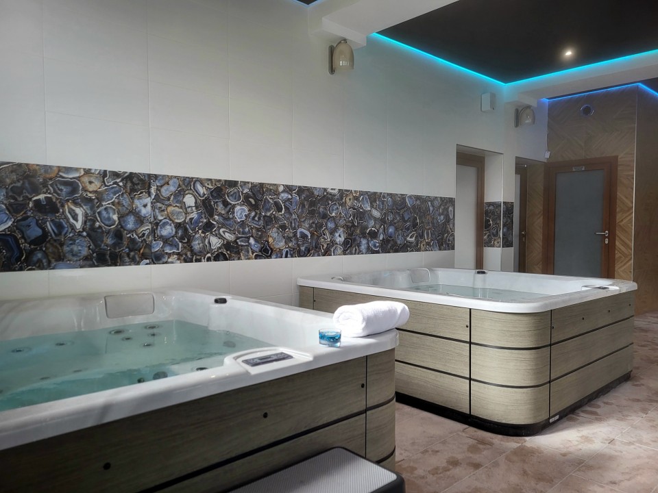 Jacuzzi