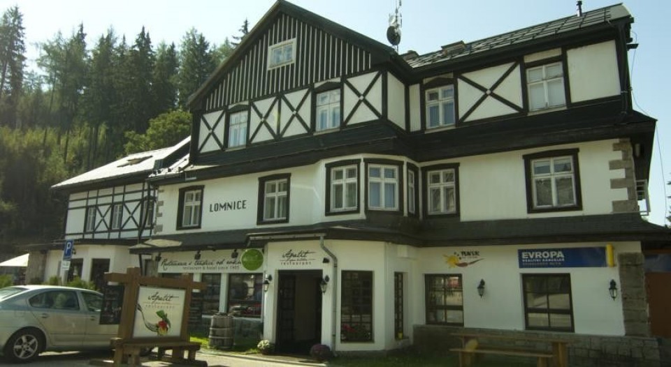 Hotel LOMNICE ***