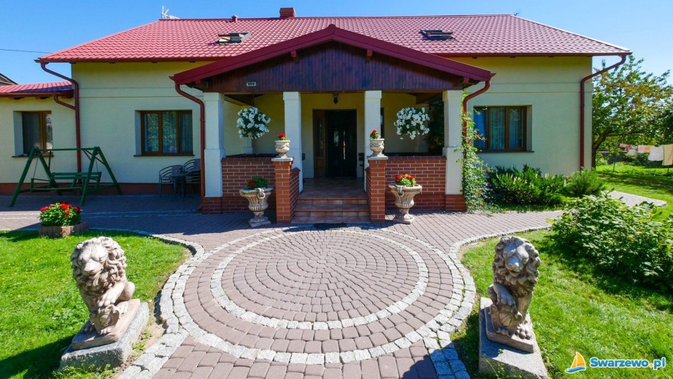 Pokoje gościnne POD LIPAMI