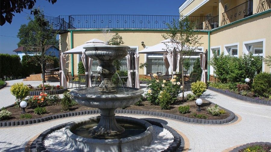Hotel *** RENUSZ