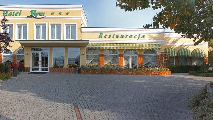 Hotel *** RENUSZ