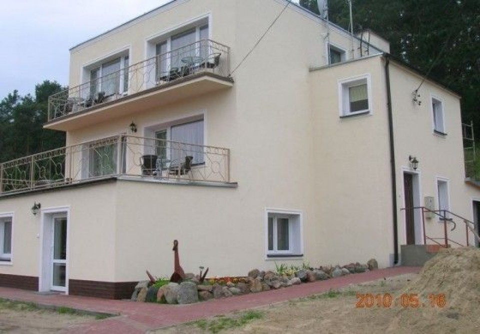 Pole namiotowe i pokoje Banach