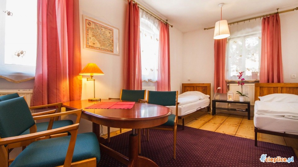 Pokoje i apartamenty KANTORÓWKA 