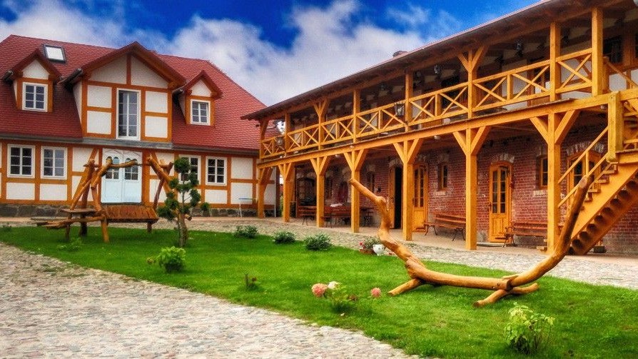 DWOREK KOPAŃ