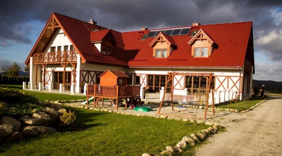GOŚCINIEC NAD ZALEWEM