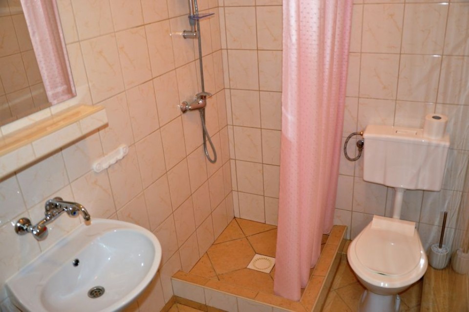 Pokoje Gościnne JANTAR