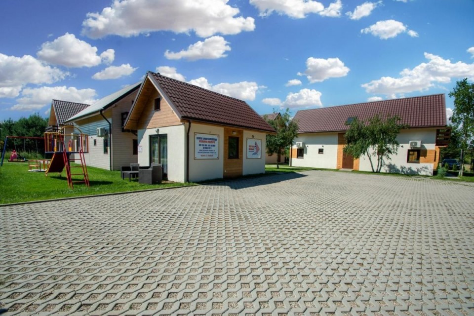 Domki Apartamentowe KIERUNEK ROZEWIE