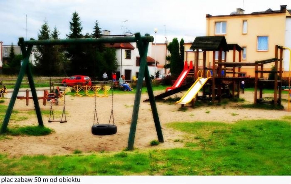 Plac zabaw 50m od obiektu
