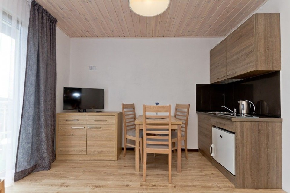 Apartamenty, Domki i Pokoje ALEXANDRIA z basenem