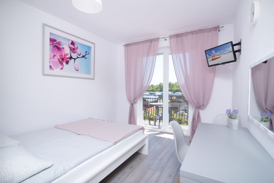 Apartamenty, Domki i Pokoje ALEXANDRIA z basenem