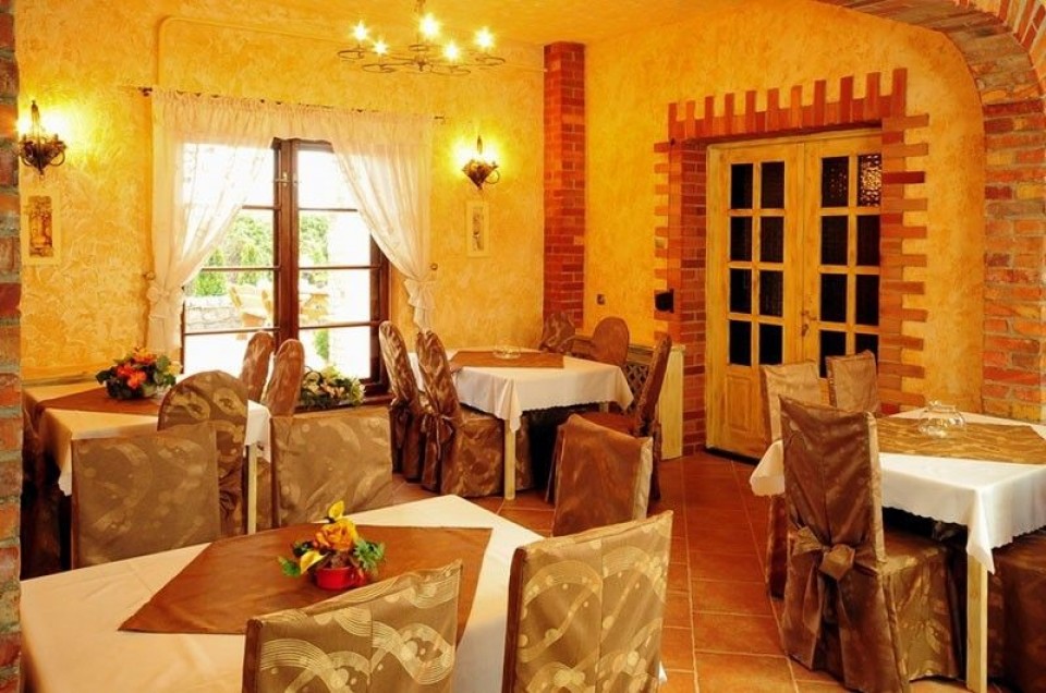 Apartamenty i Pokoje, Restauracja MONIKA