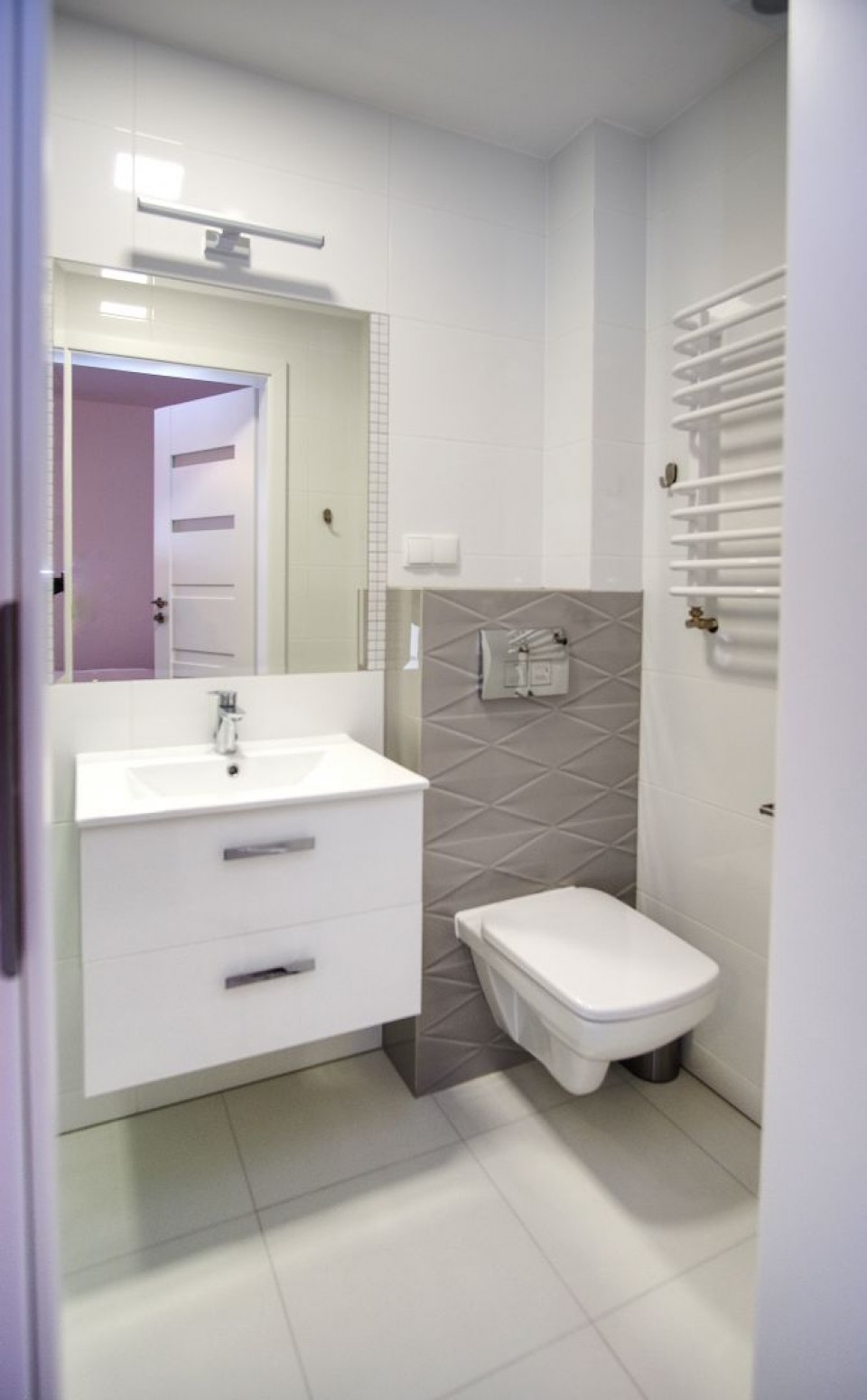 APARTAMENT  -  NR 4 - ŁAZIENKA