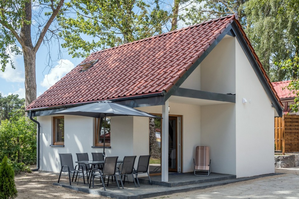 Domek piętrowy całoroczny z dwiema łazienkami, 3 sypialnie i salon
