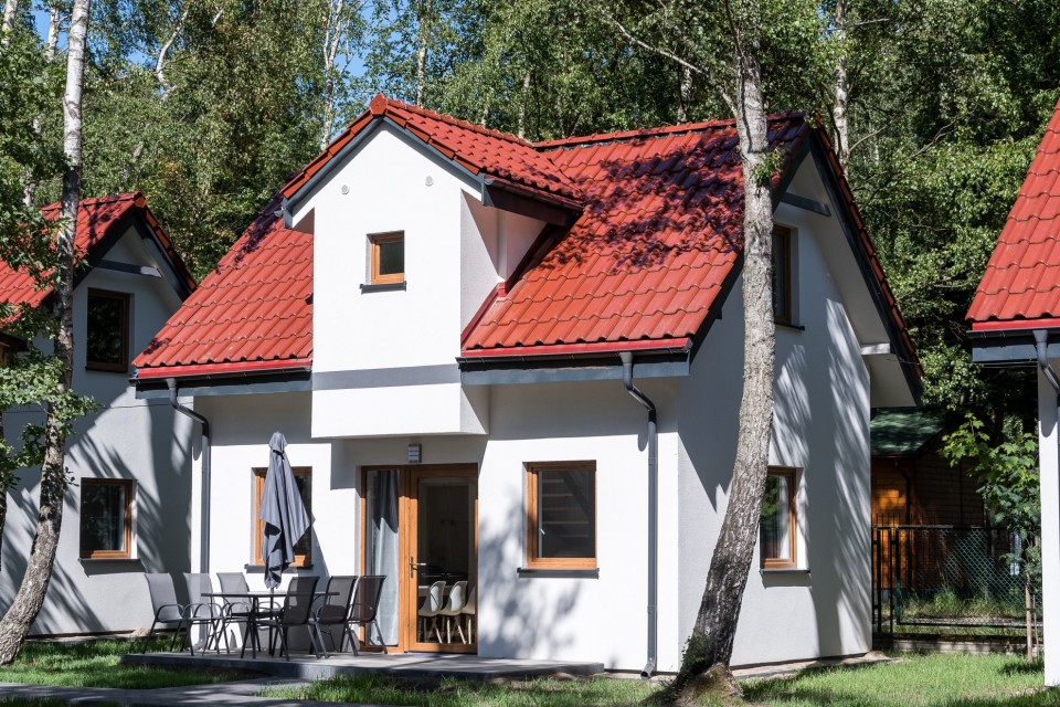 Domek piętrowy z dwiema łazienkami całoroczny - 2 sypialnie i salon