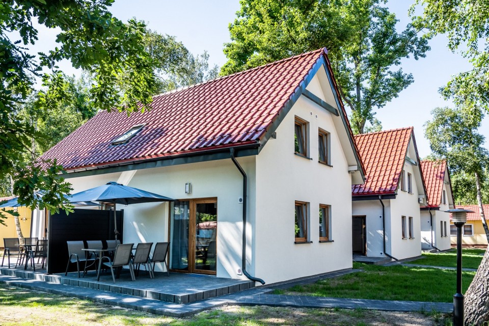 Domek piętrowy z dwiema łazienkami całoroczny - 2 sypialnie i salon