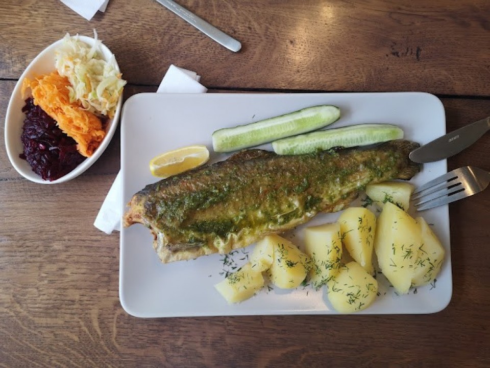 Nadmorska restauracja ,,Wiktoria”