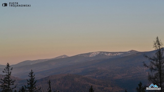Karkonosze i Śnieżka widziane z Zakrętu Śmierci