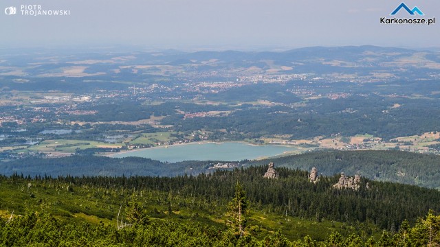 Widok z grzbietu Karkonoszy na Pielgrzymy