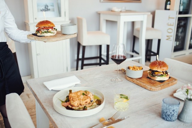 Dune Restaurant Cafe Lounge