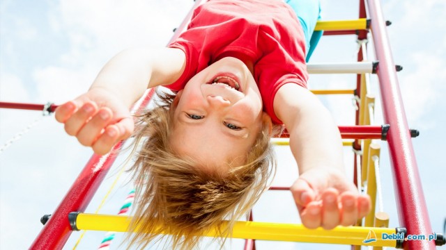 Plac zabaw, boisko i siłownia