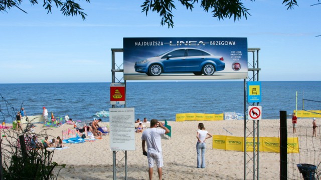 Zejście na plażę w Pustkowie