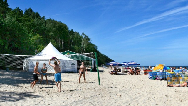 Siatkówka na plaży w Łukęcinie