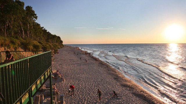 Łukęcin, zachód słońca na plaży