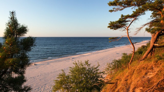 Łukęcin, klif i plaza